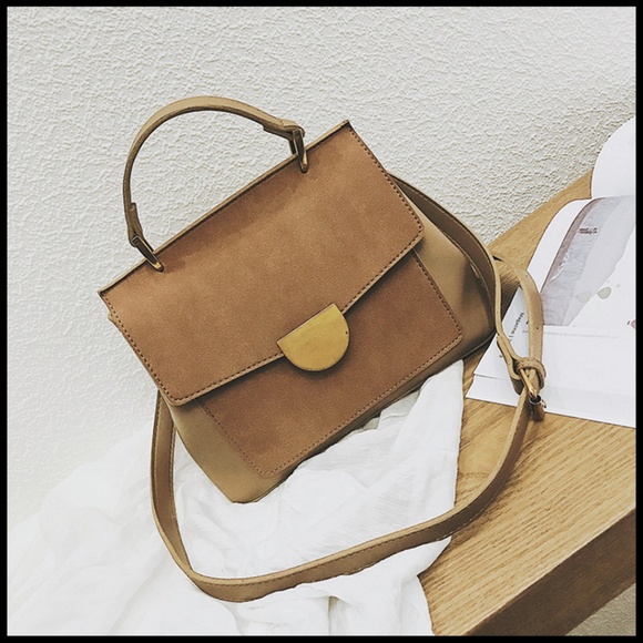 NEW LYON Crossbody - Picture 2 of 8